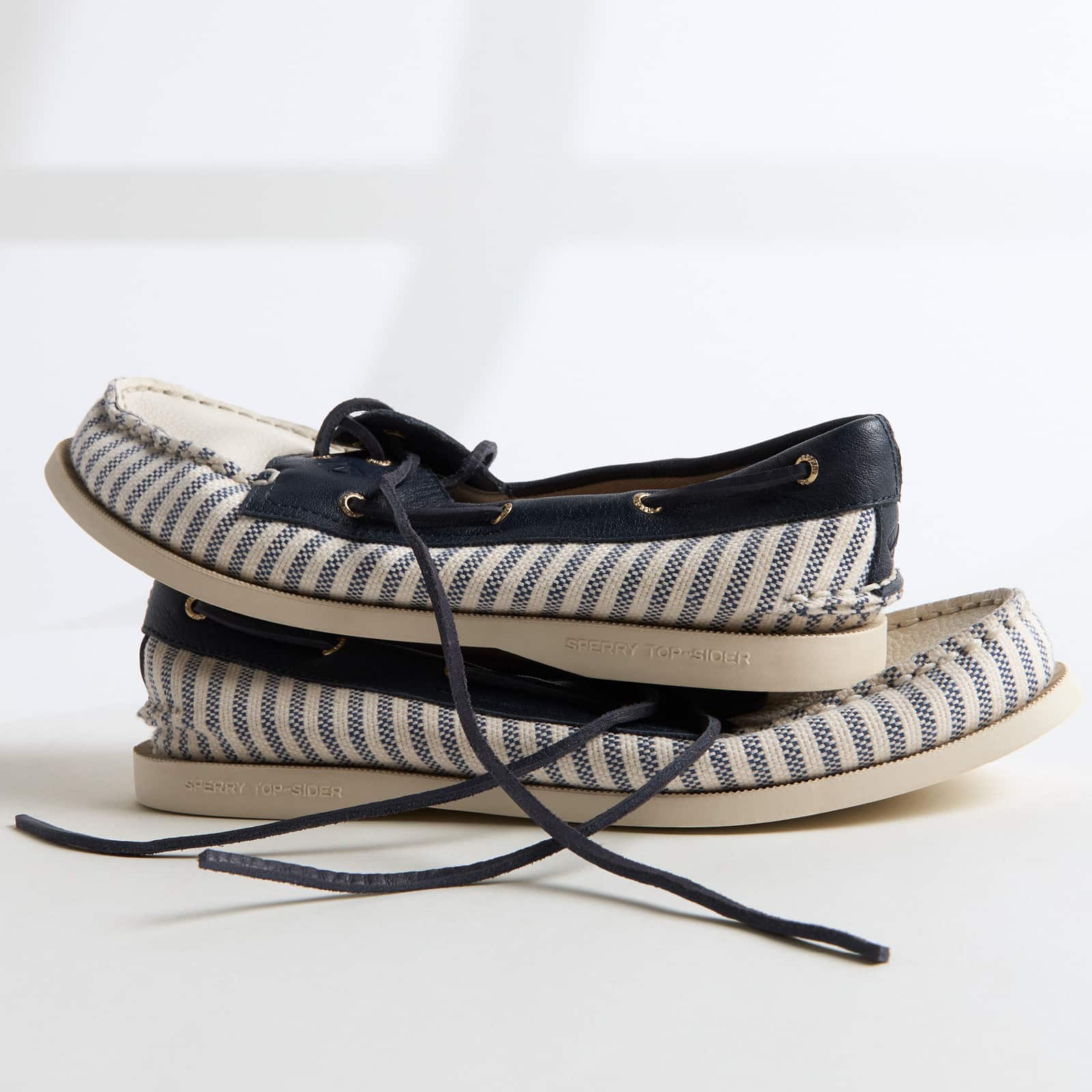Authentic Original™ 2 Eye Boat Shoe