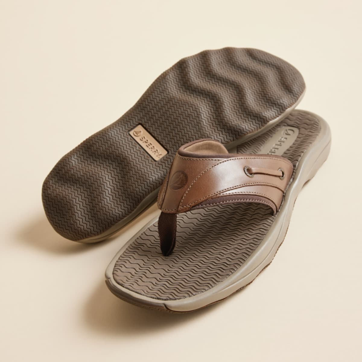 Sperry outer banks flip flops discount